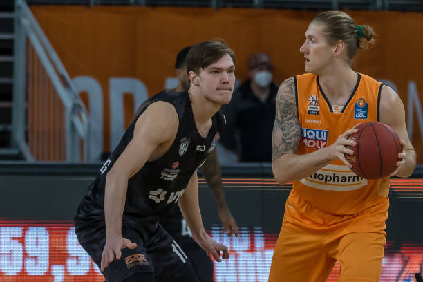 在社交媒体 在社交媒体